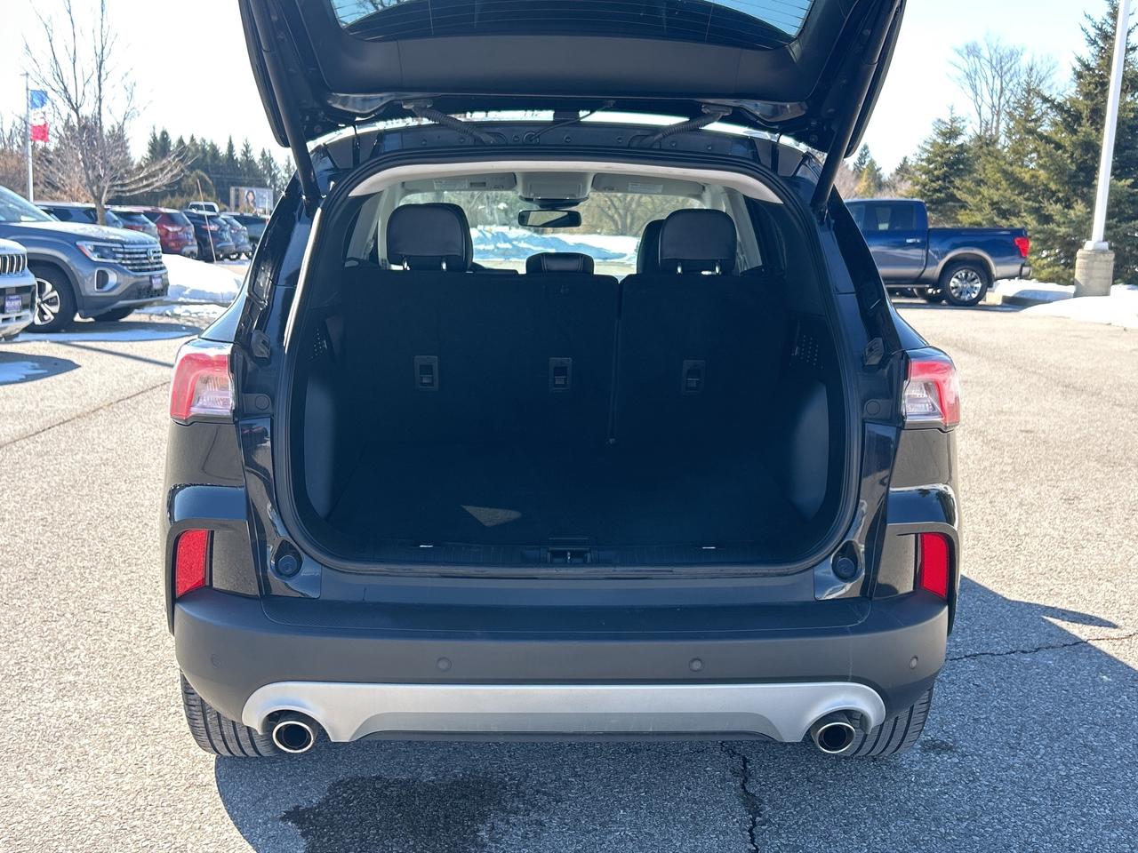 2021 Ford Escape Titanium AWD   Nav   Heated Seats & Steering Wheel Photo