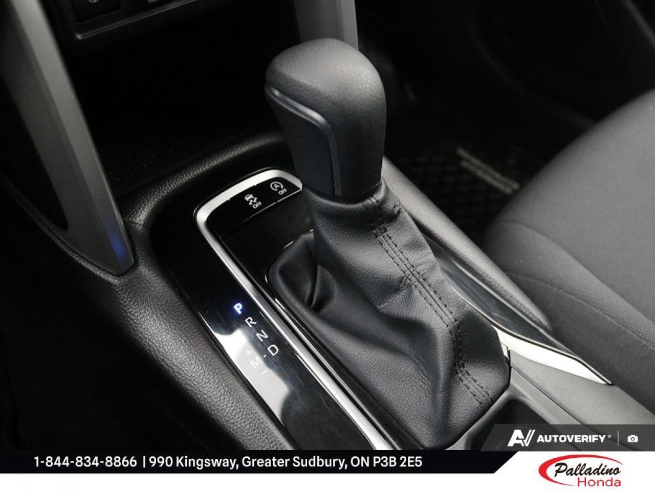 2025 Toyota Corolla Cross LE Photo