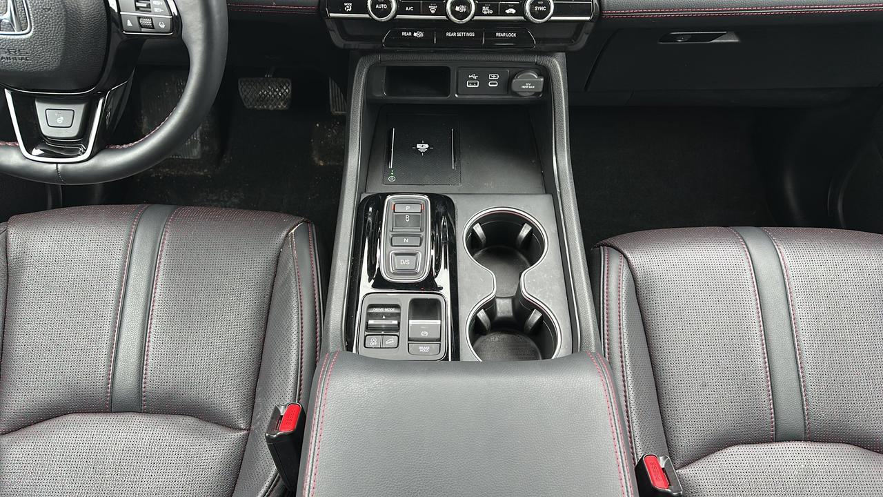 2025 Honda Pilot Black Edition Photo