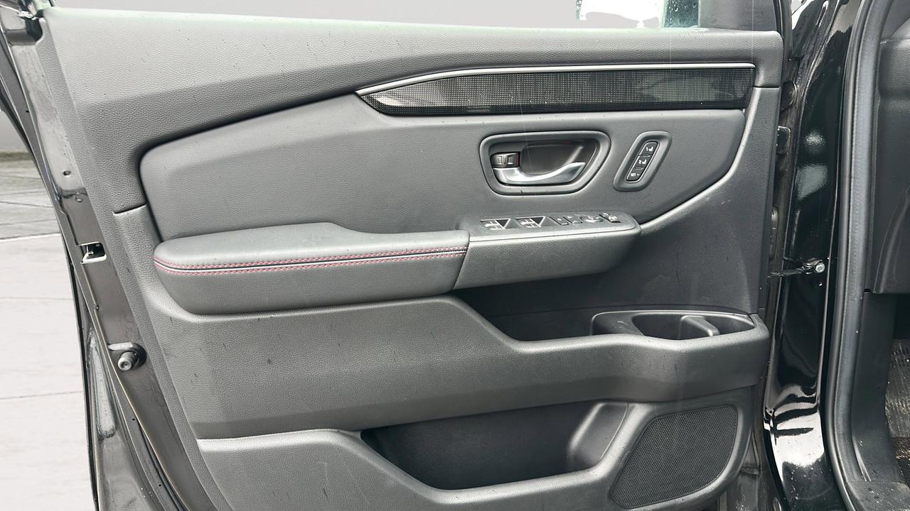 2025 Honda Pilot Black Edition Photo