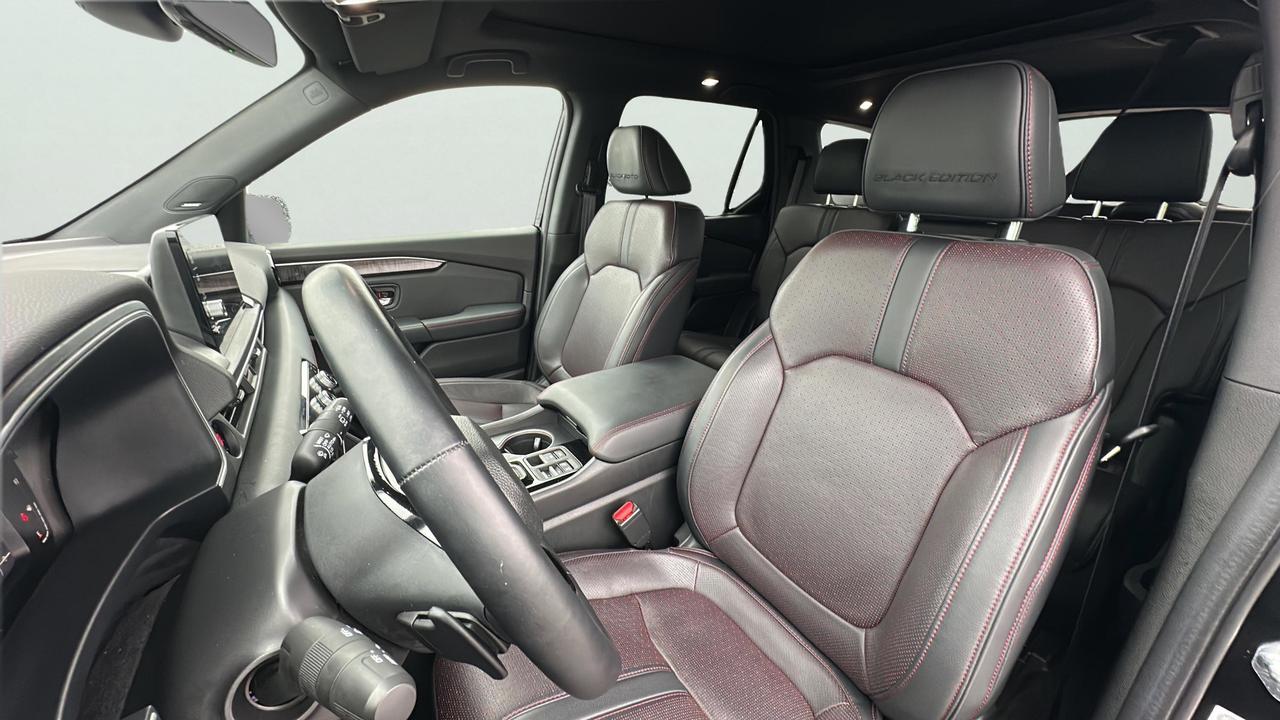 2025 Honda Pilot Black Edition Photo
