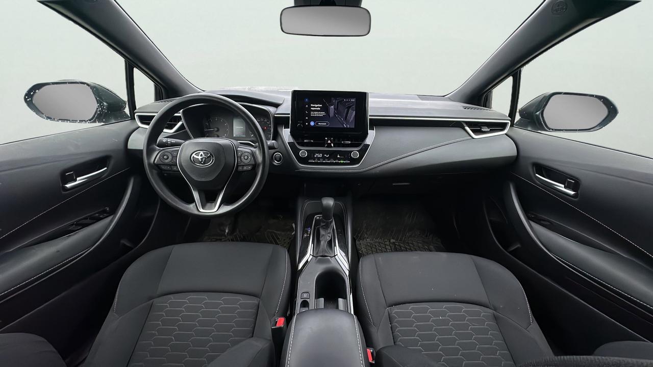 2023 Toyota Corolla Hatchback SE Photo