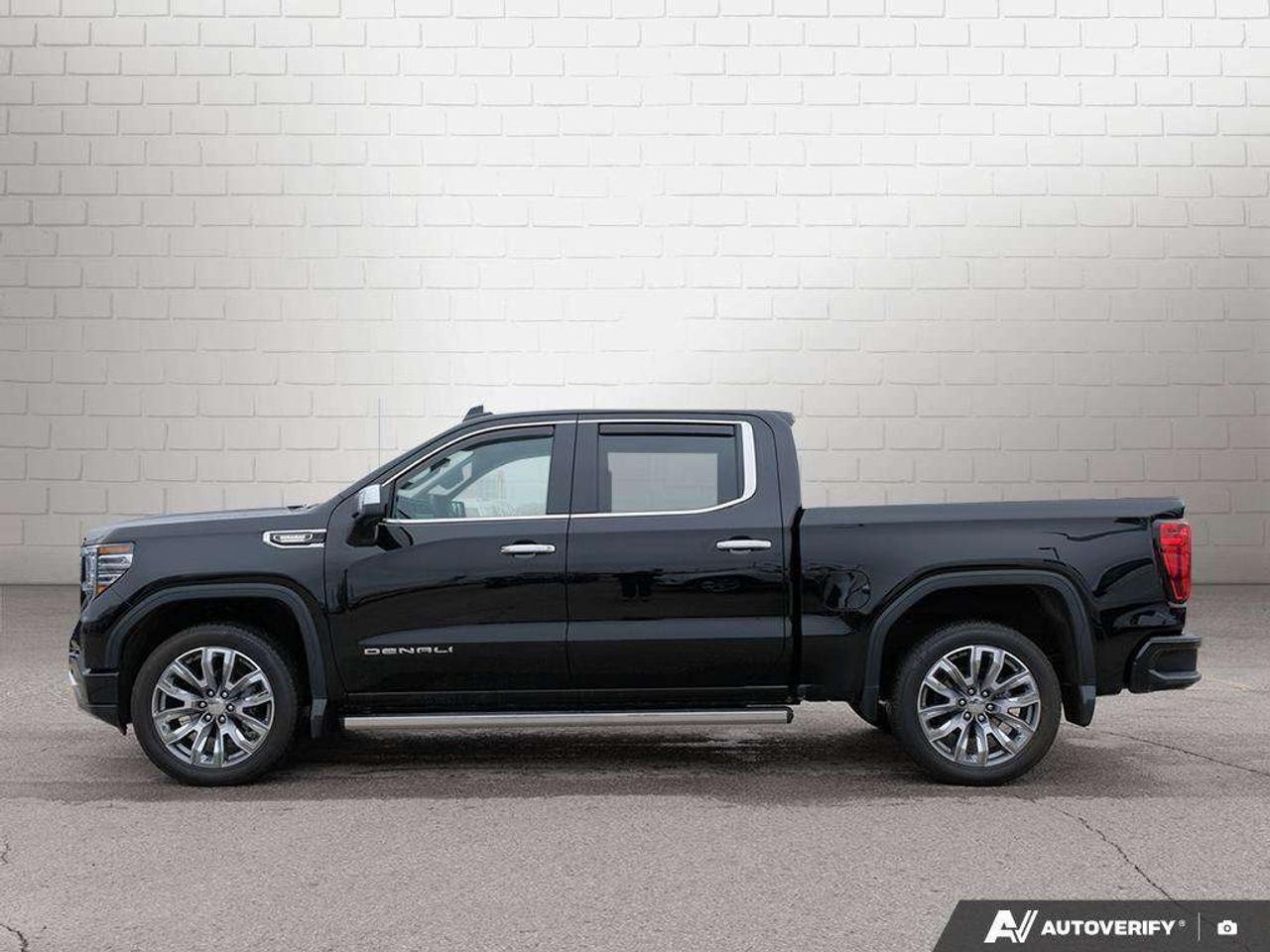 2025 GMC Sierra 1500 DENALI, 4X4, 3.0L DIESEL, ALLOYS, LEATHER, 1-OWNER, CERTIFIED PREOWNED! Photo