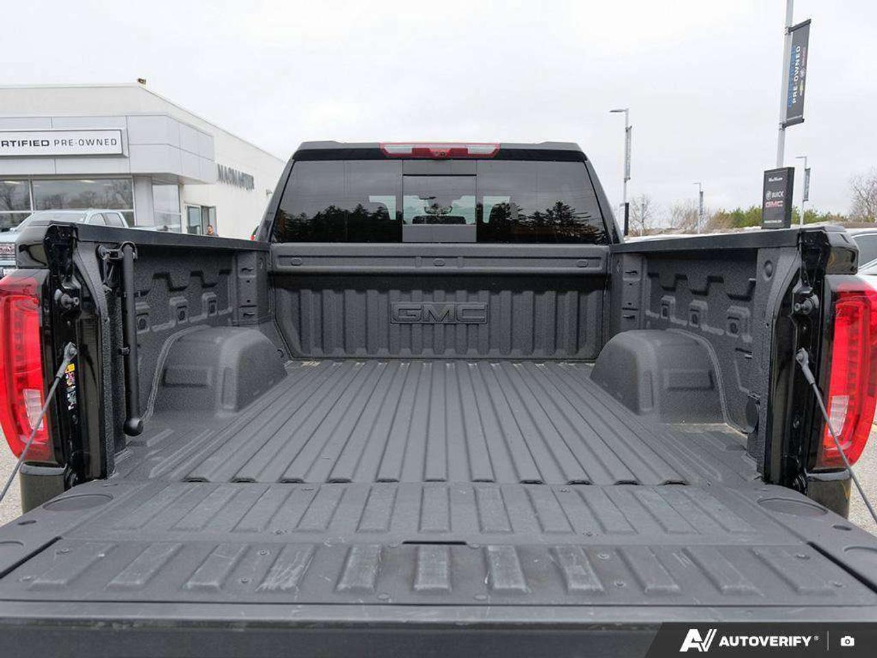 2025 GMC Sierra 1500 DENALI, 4X4, 3.0L DIESEL, ALLOYS, LEATHER, 1-OWNER, CERTIFIED PREOWNED! Photo