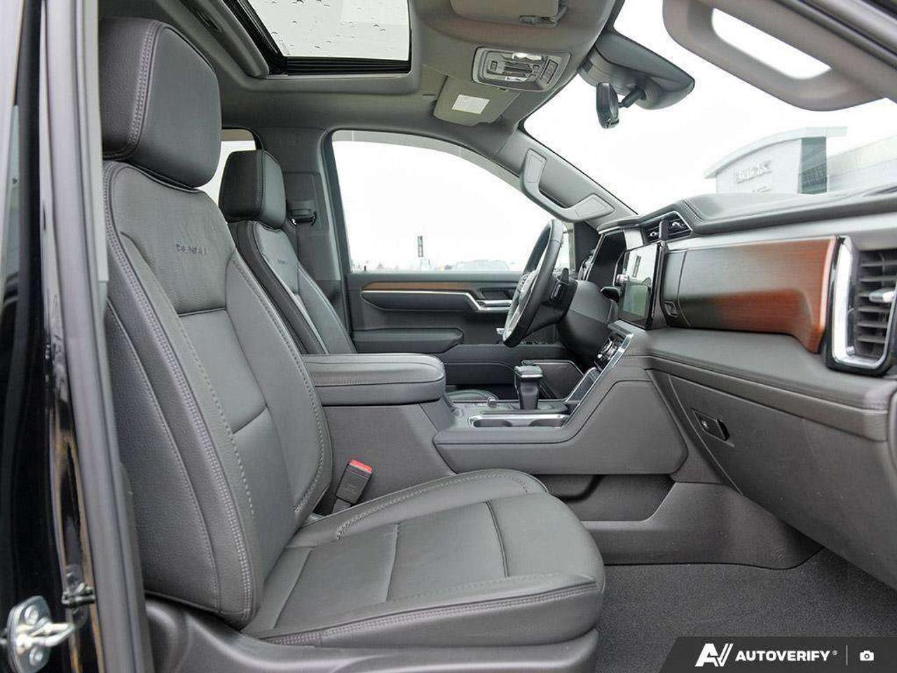 2025 GMC Sierra 1500 DENALI, 4X4, 3.0L DIESEL, ALLOYS, LEATHER, 1-OWNER, CERTIFIED PREOWNED! Photo