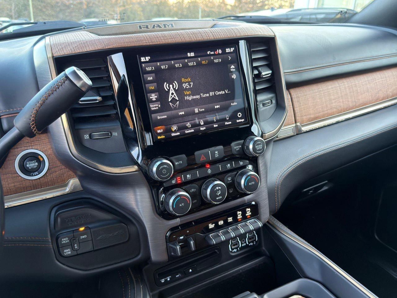 2019 RAM 3500 Laramie Longhorn6.7L CUMMINS, 5TH WHEEL PREP, AUTO Photo