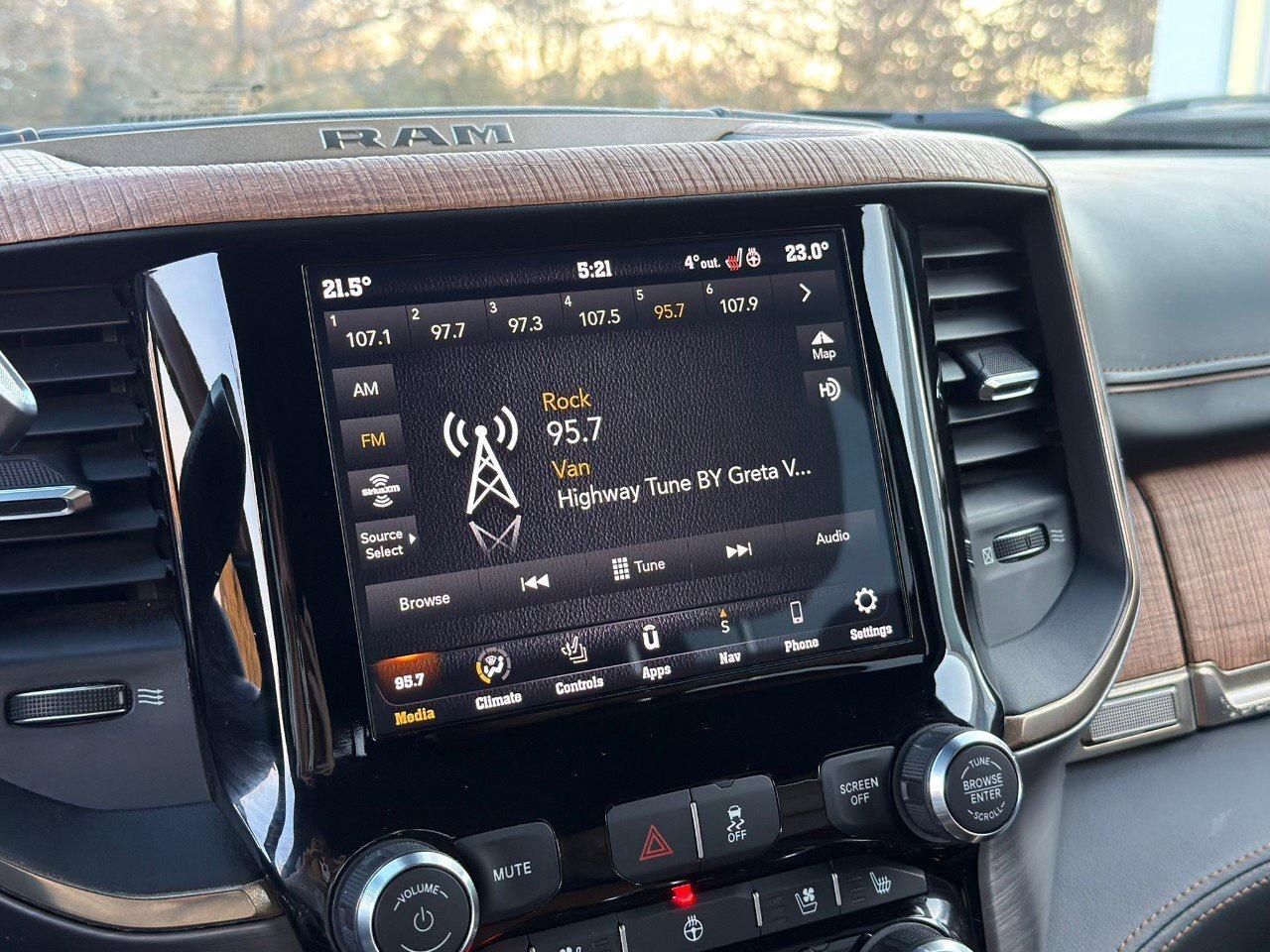 2019 RAM 3500 Laramie Longhorn6.7L CUMMINS, 5TH WHEEL PREP, AUTO Photo