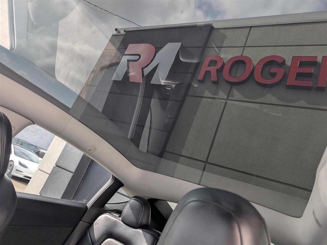 2021 Tesla Model Y LONG RANGE AWD - DUAL MOTOR Photo