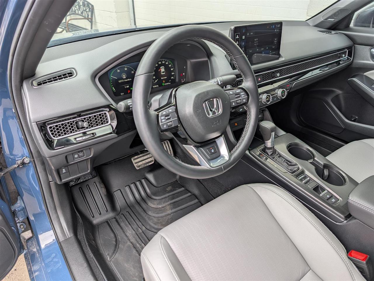 2026 Honda Civic Hybrid SPORT TOURING - NAVI - SUNROOF - LEATHER - TECH FEATS Photo