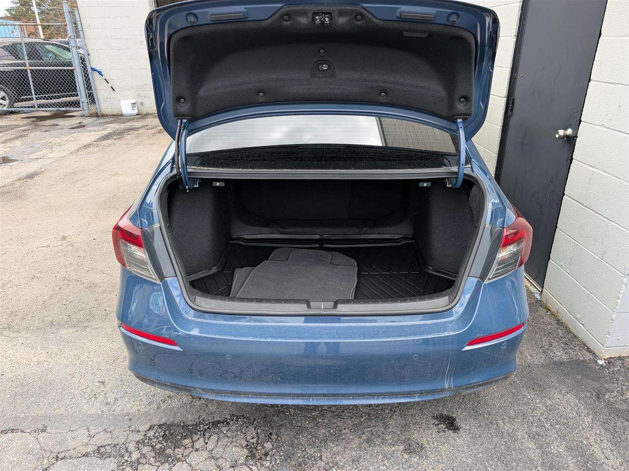 2026 Honda Civic Hybrid SPORT TOURING - NAVI - SUNROOF - LEATHER - TECH FEATS Photo