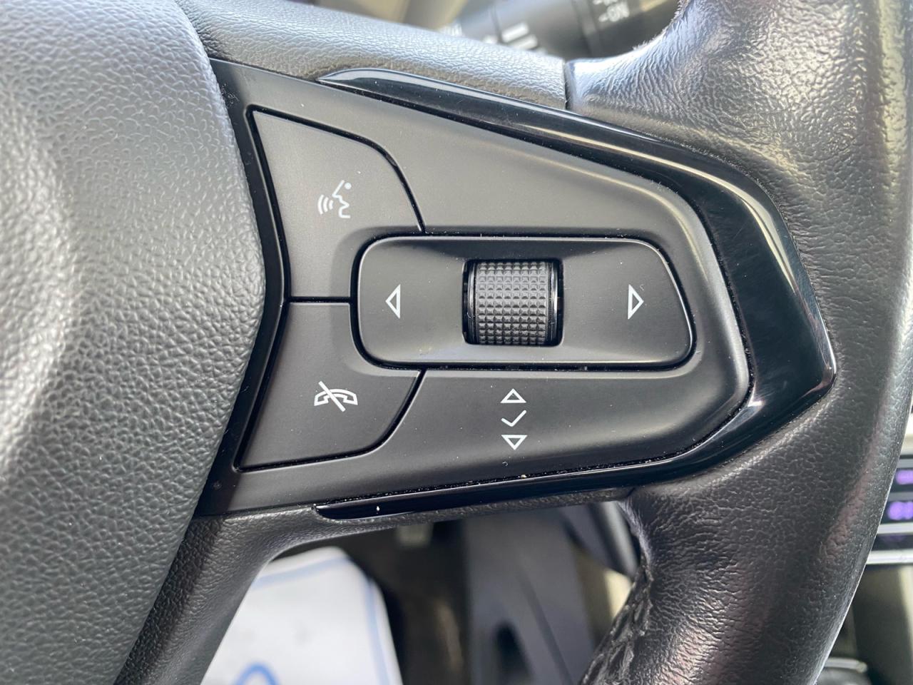 2022 Chevrolet Bolt EUV Premier | Panoramic Sunroof | Apple CarPlay | NAV Photo