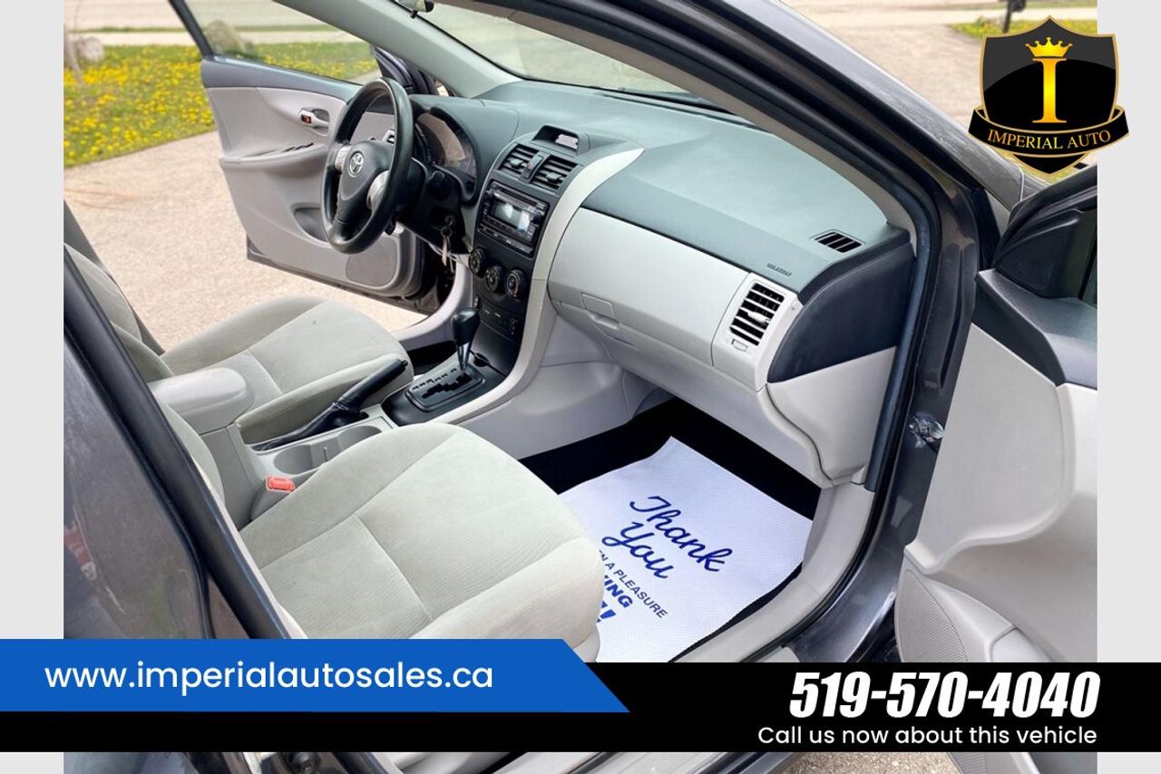 2013 Toyota Corolla LE Photo