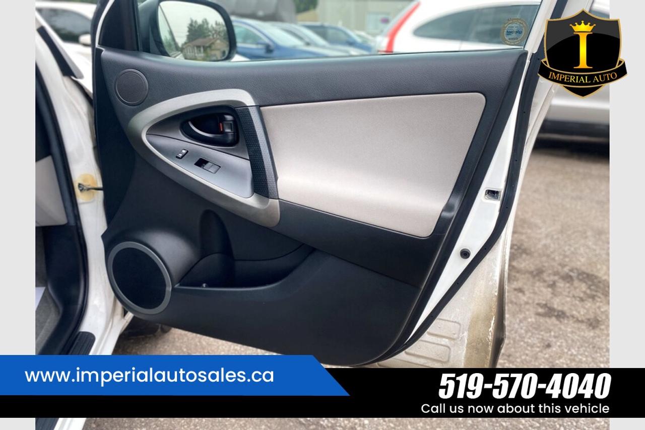 2012 Toyota RAV4 - SUNROOF Photo