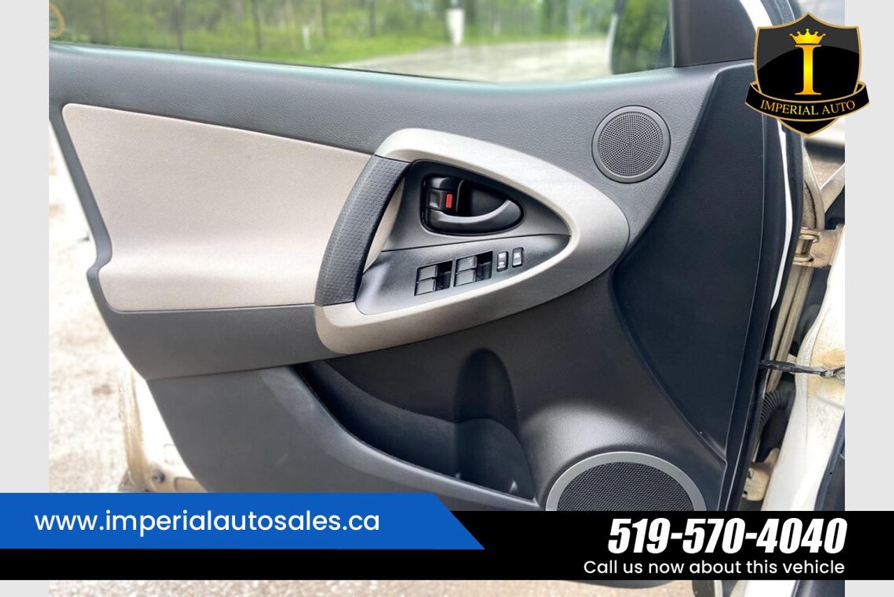 2012 Toyota RAV4 - SUNROOF Photo