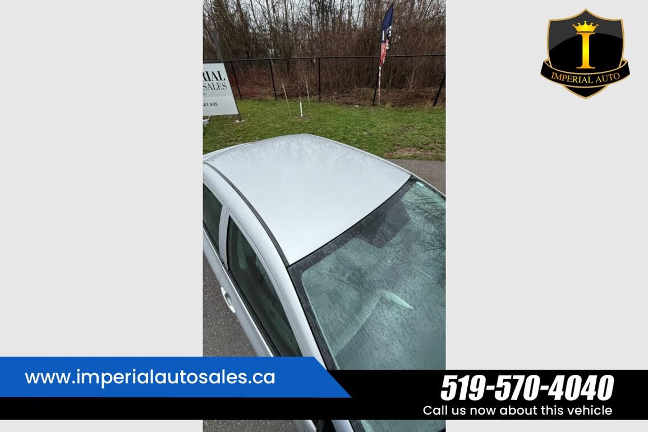 2013 Toyota Corolla -CE- LOW KMS. Photo