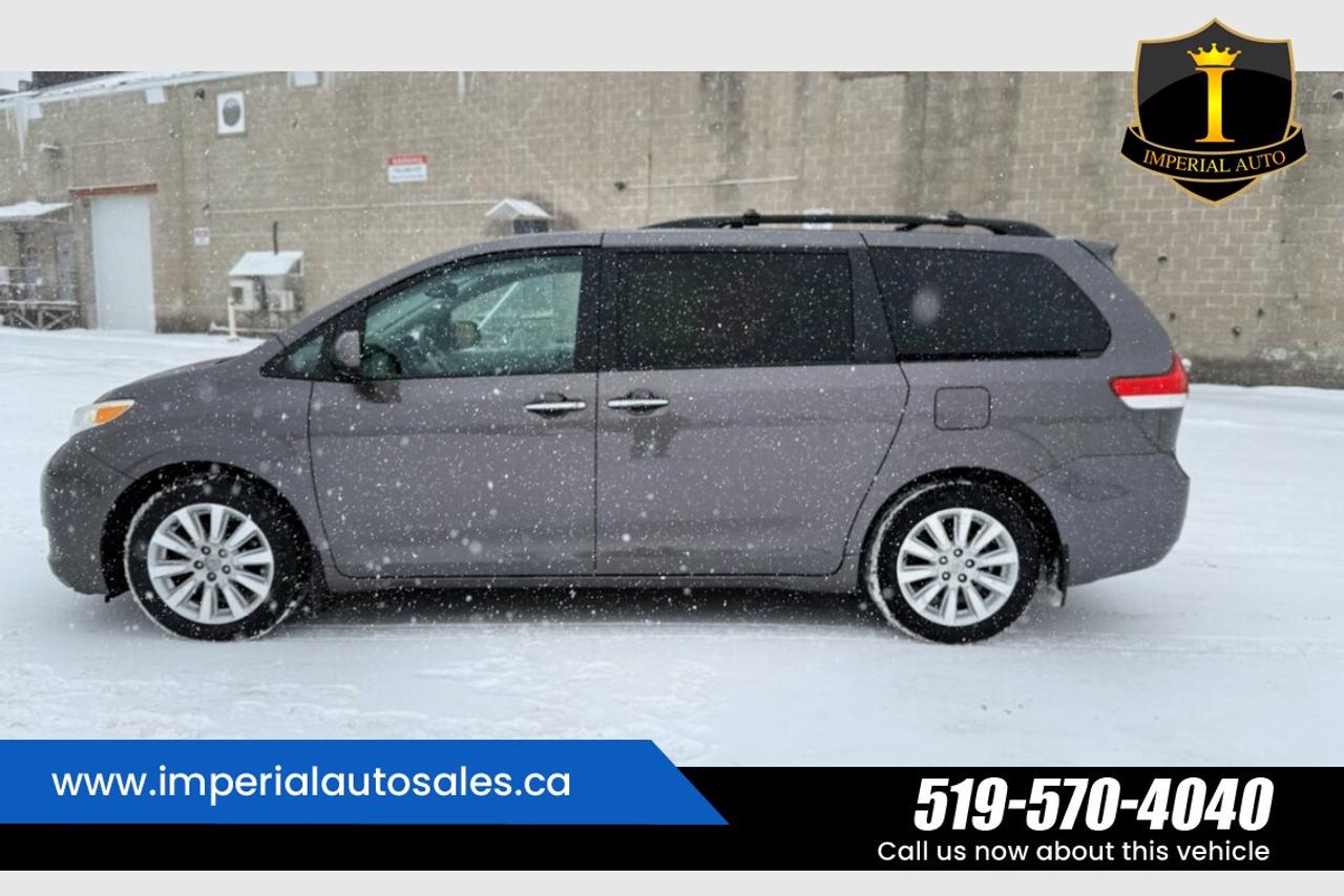 2012 Toyota Sienna XLE Photo