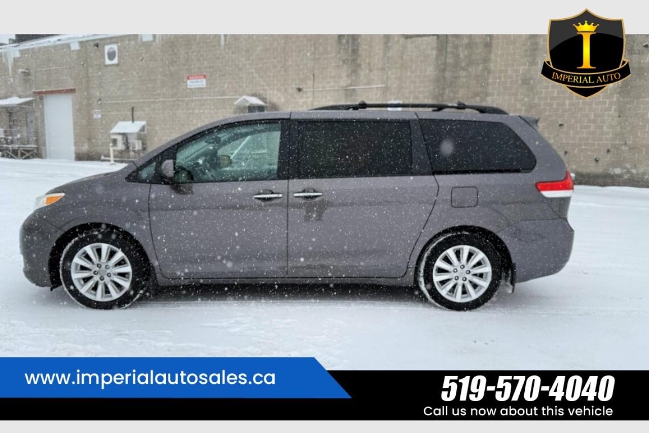 2012 Toyota Sienna XLE Photo