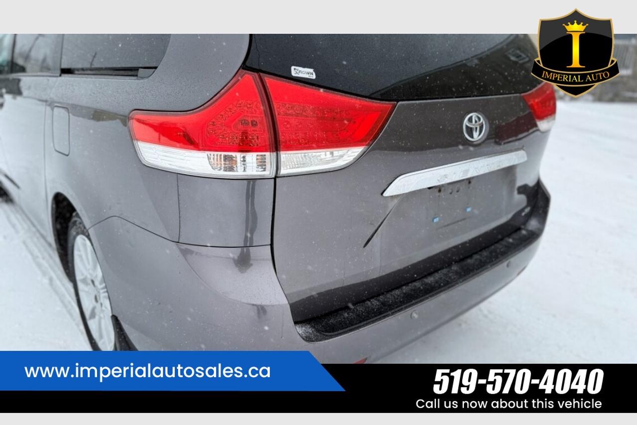2012 Toyota Sienna XLE Photo