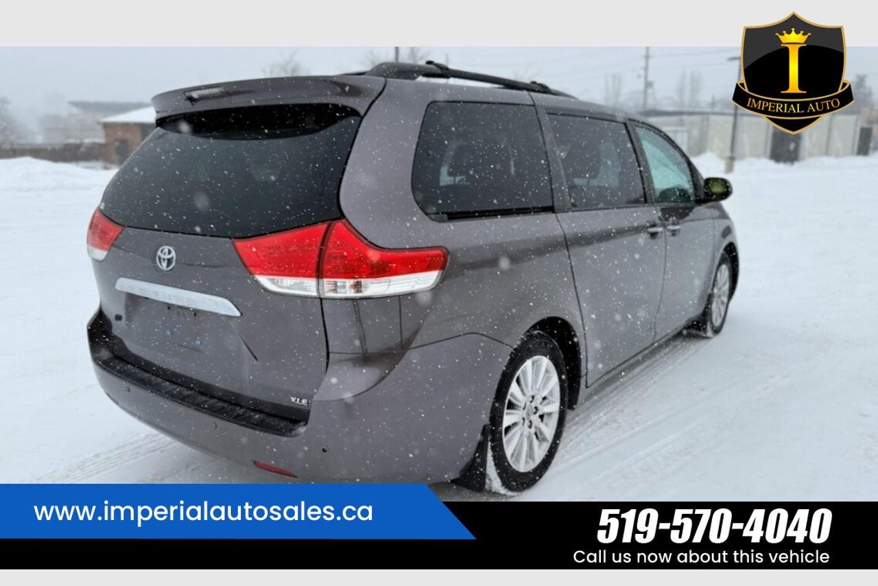 2012 Toyota Sienna XLE Photo