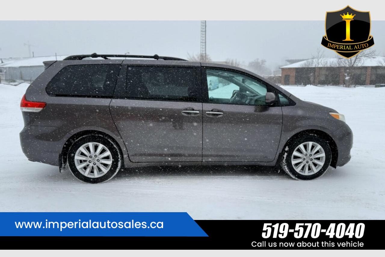 2012 Toyota Sienna XLE Photo