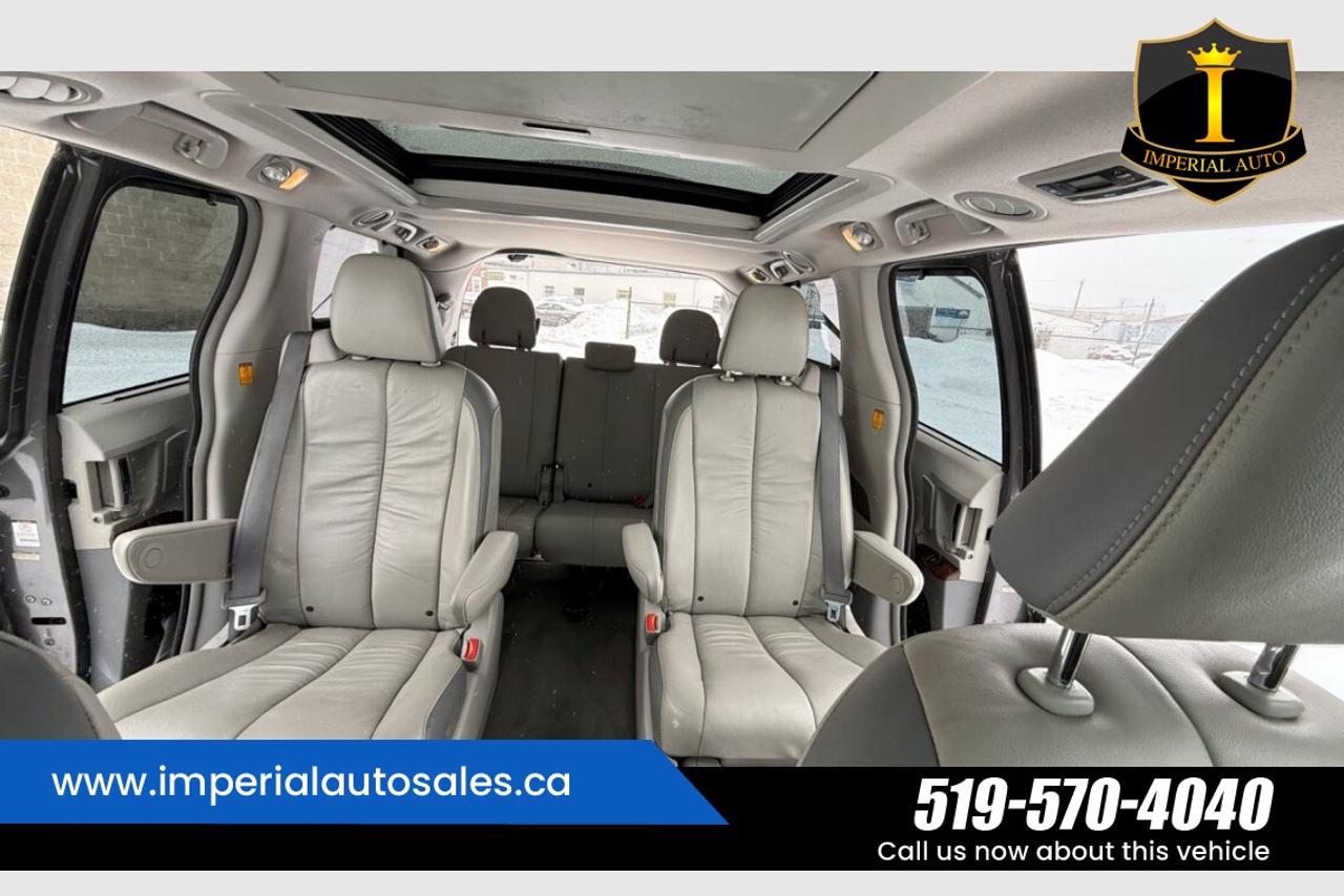 2012 Toyota Sienna XLE Photo
