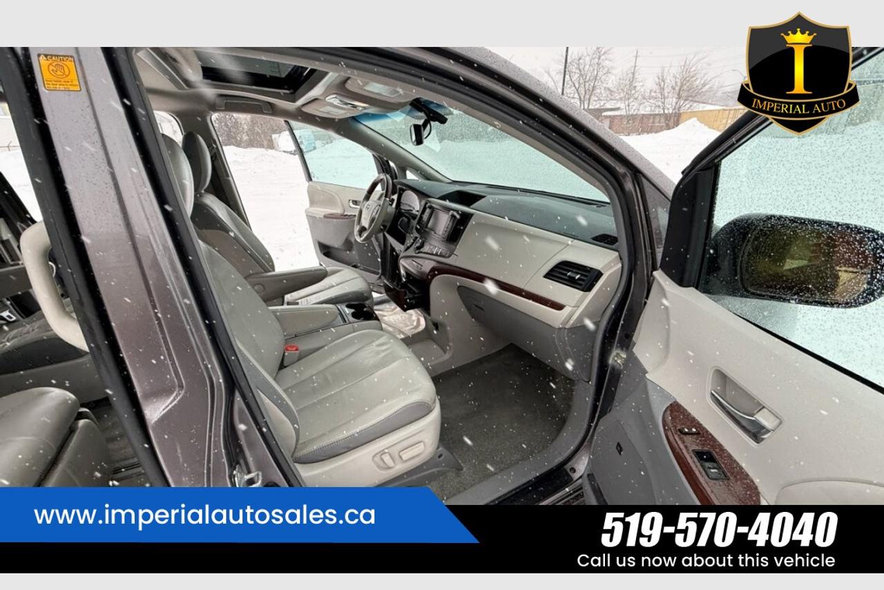 2012 Toyota Sienna XLE Photo