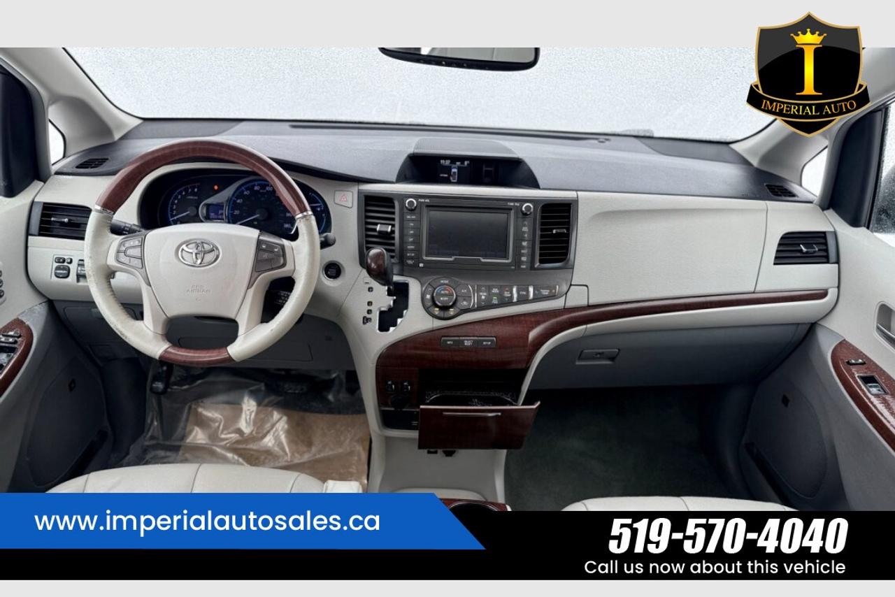 2012 Toyota Sienna XLE Photo