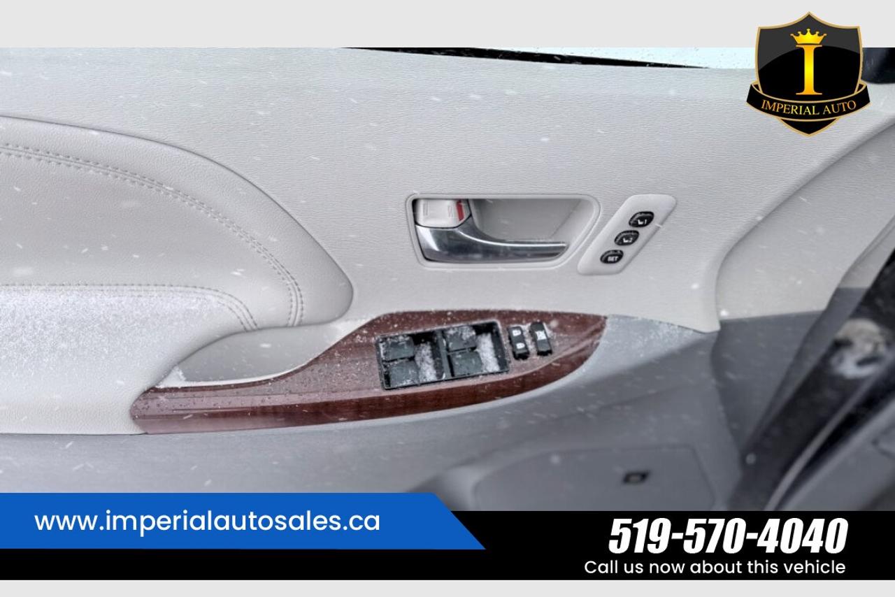 2012 Toyota Sienna XLE Photo