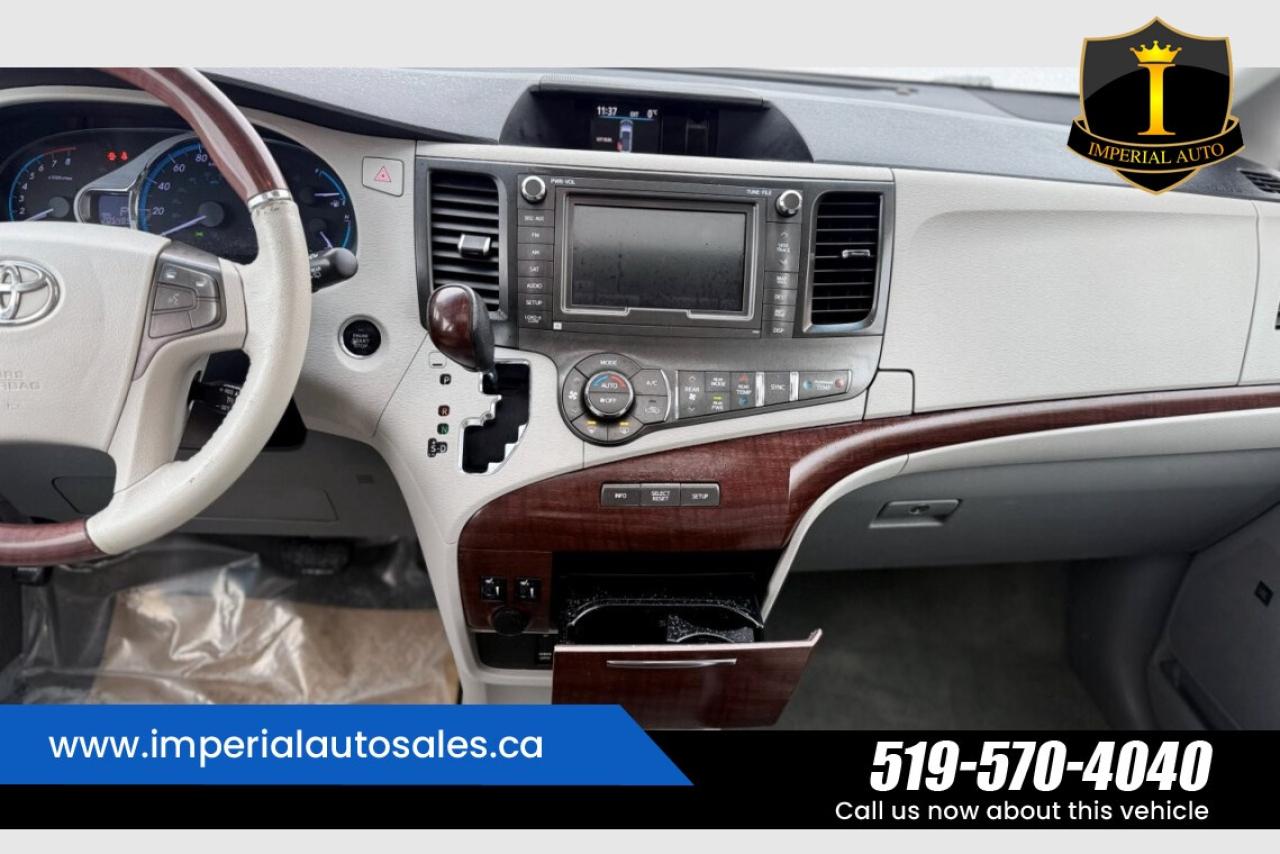 2012 Toyota Sienna XLE Photo