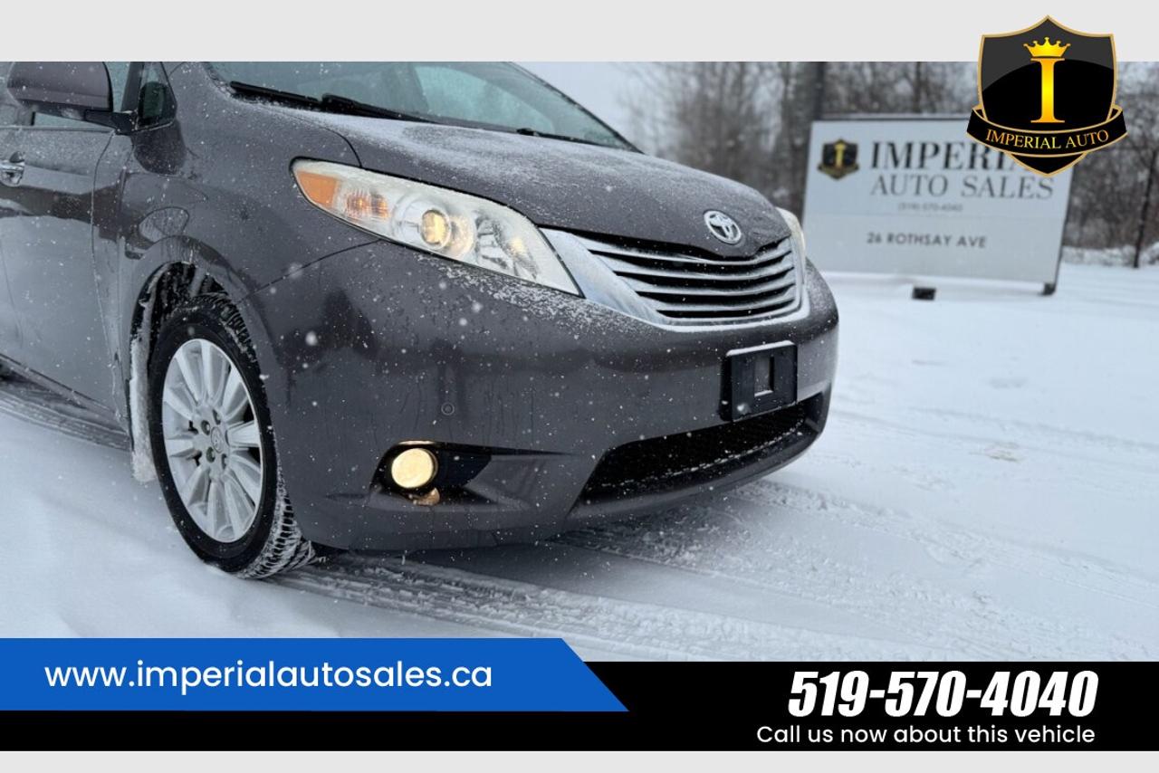 2012 Toyota Sienna XLE Photo