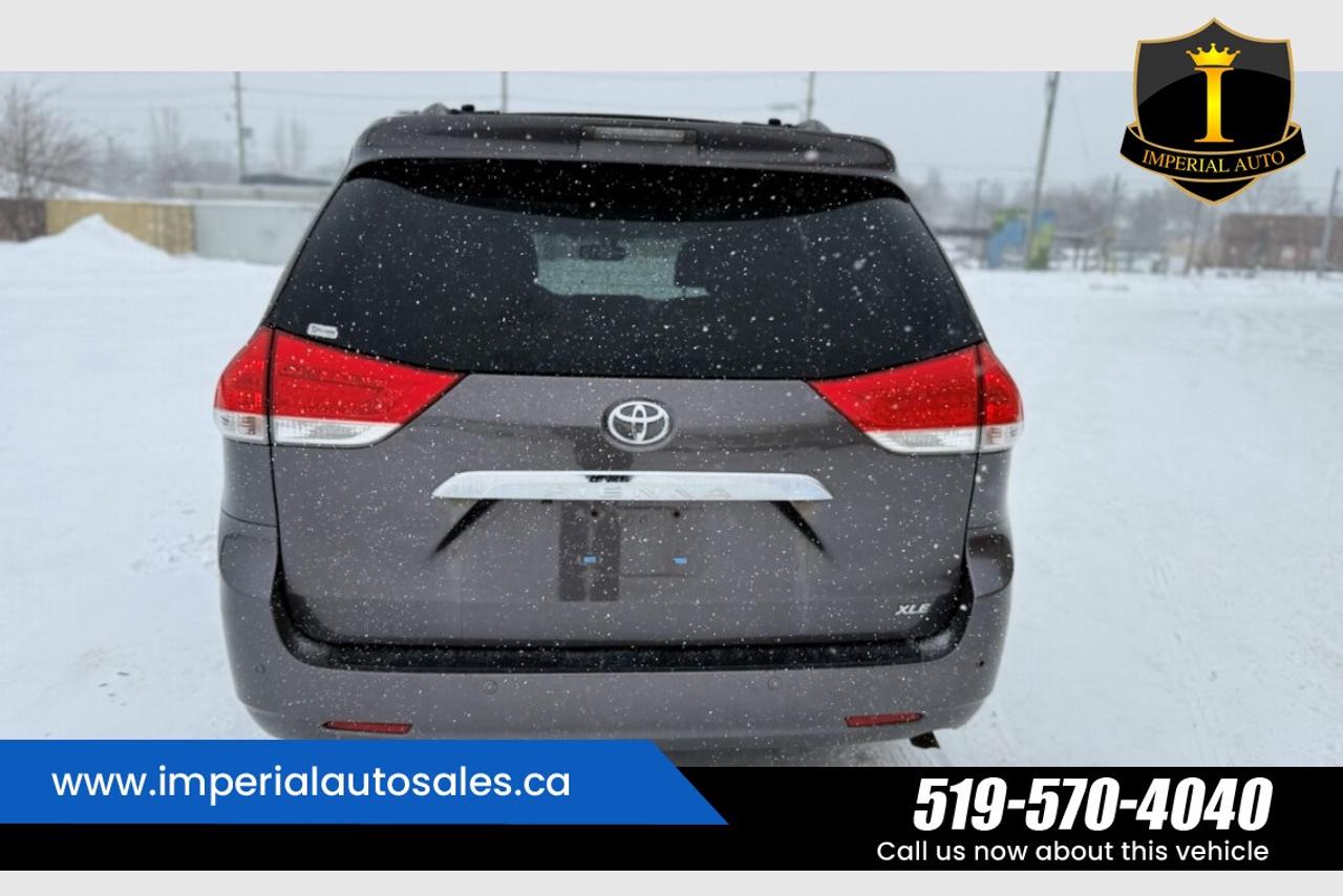 2012 Toyota Sienna XLE Photo
