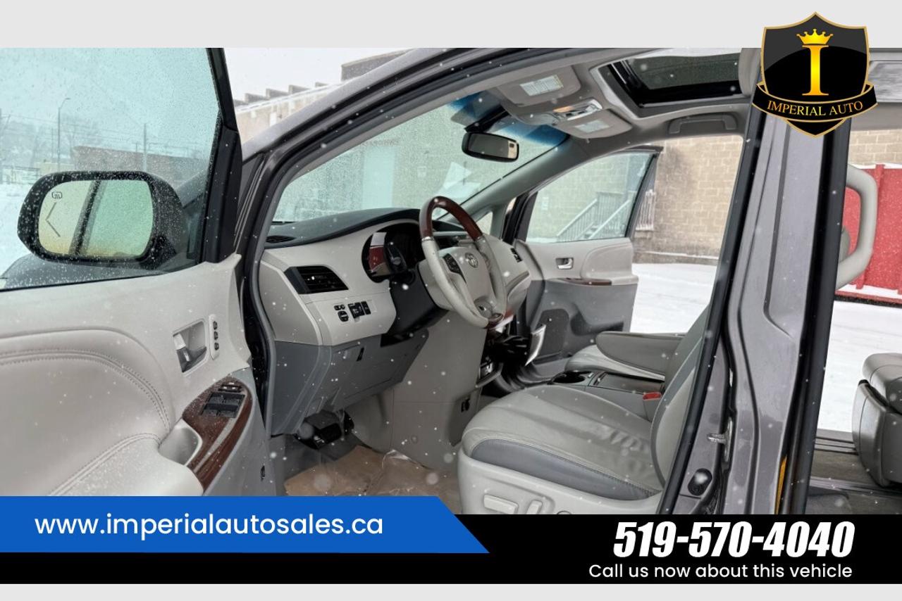 2012 Toyota Sienna XLE Photo