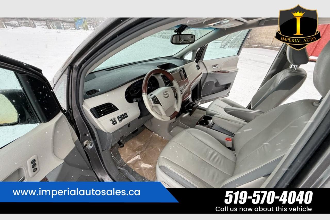 2012 Toyota Sienna XLE Photo