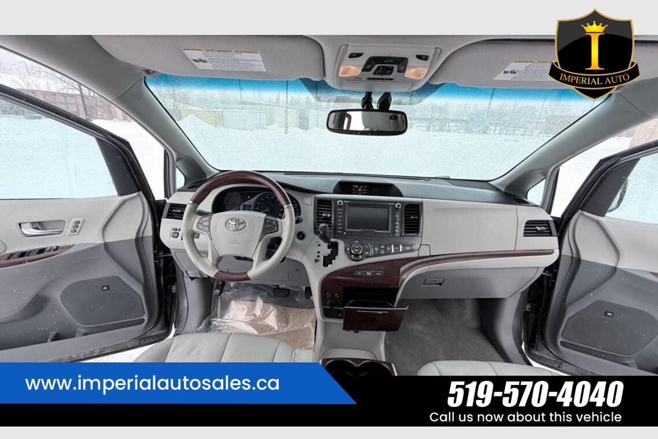 2012 Toyota Sienna XLE Photo