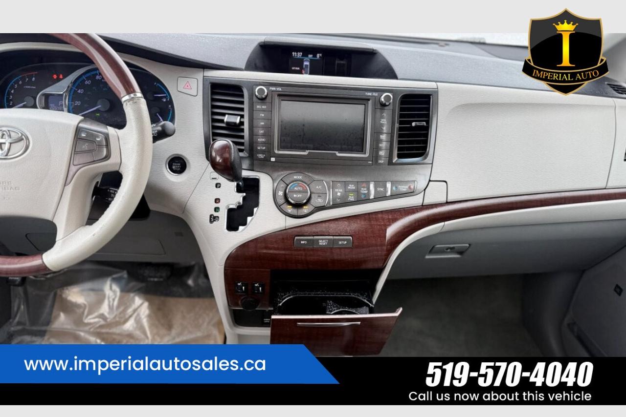 2012 Toyota Sienna XLE Photo