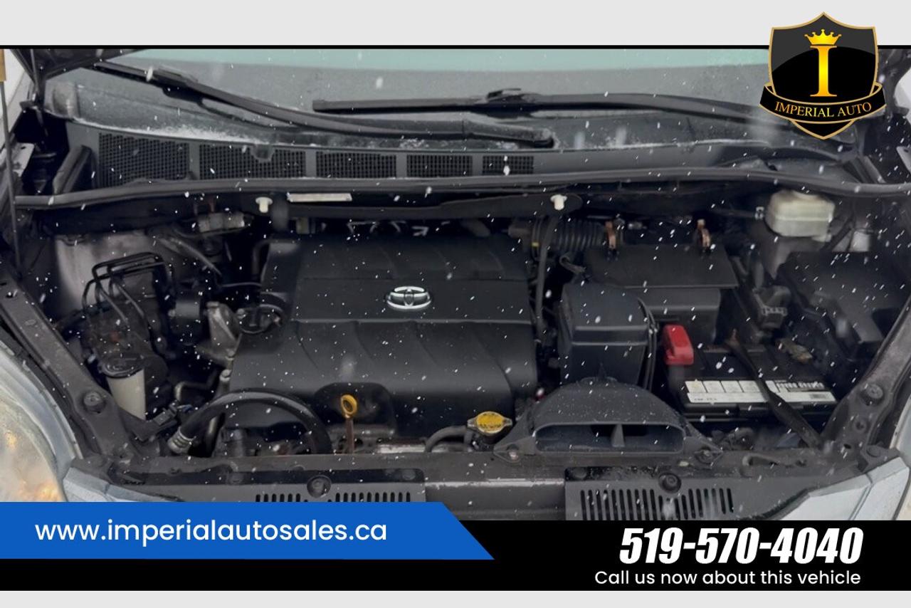 2012 Toyota Sienna XLE Photo