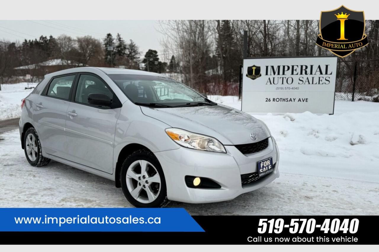 2013 Toyota Matrix L- SUNROOF Photo