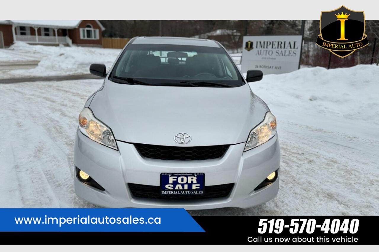 2013 Toyota Matrix L- SUNROOF Photo