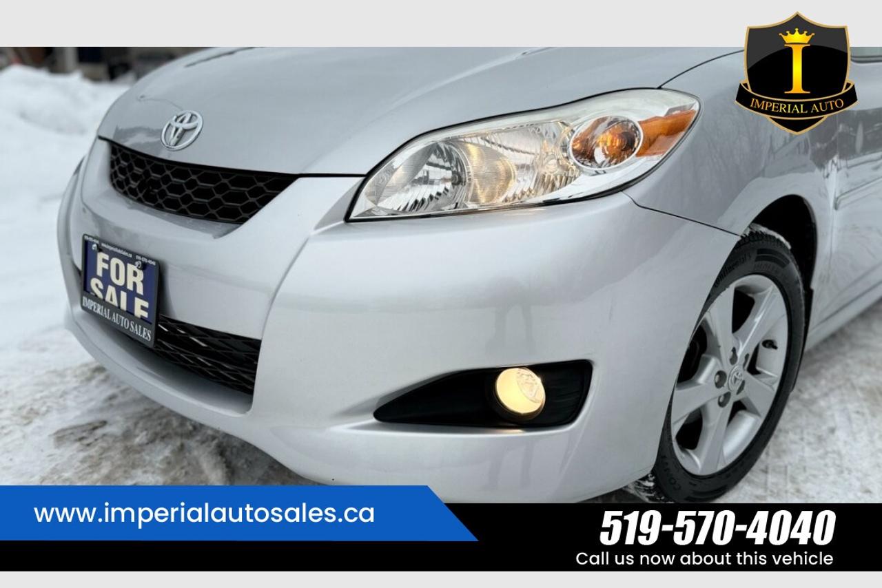 2013 Toyota Matrix L- SUNROOF Photo