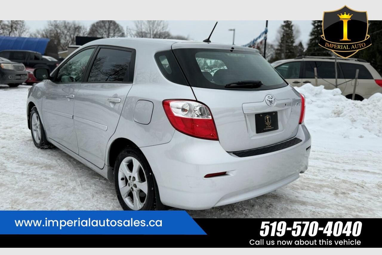 2013 Toyota Matrix L- SUNROOF Photo