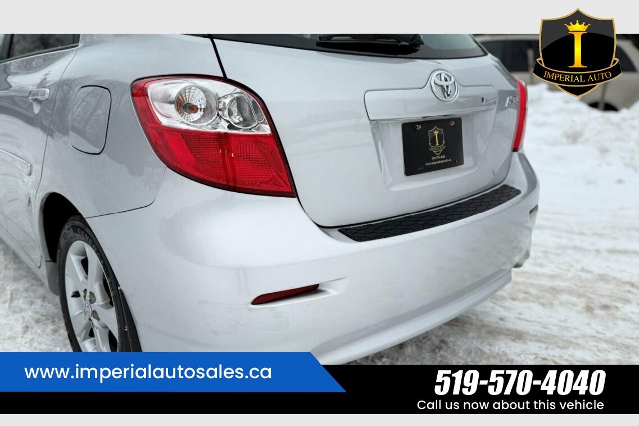 2013 Toyota Matrix L- SUNROOF Photo