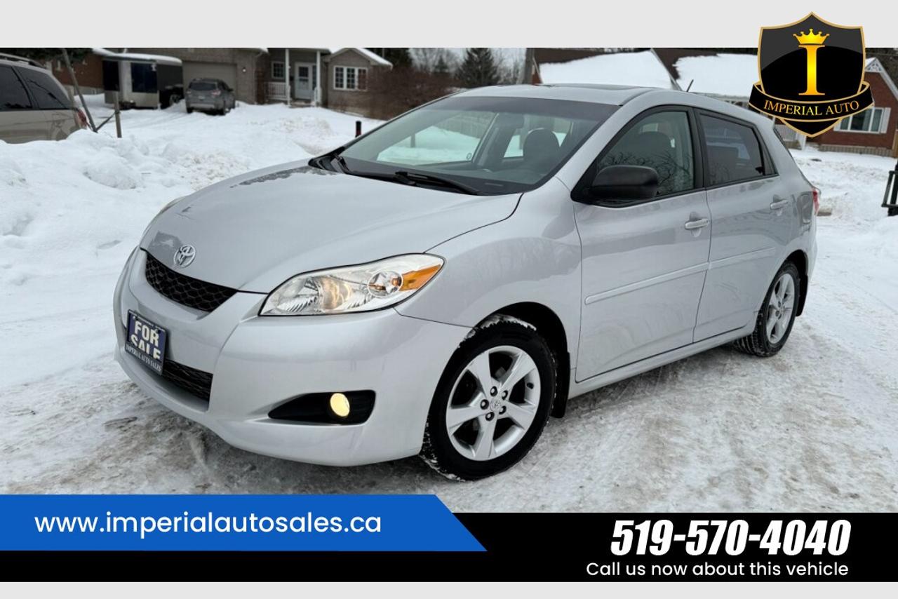 2013 Toyota Matrix L- SUNROOF Photo