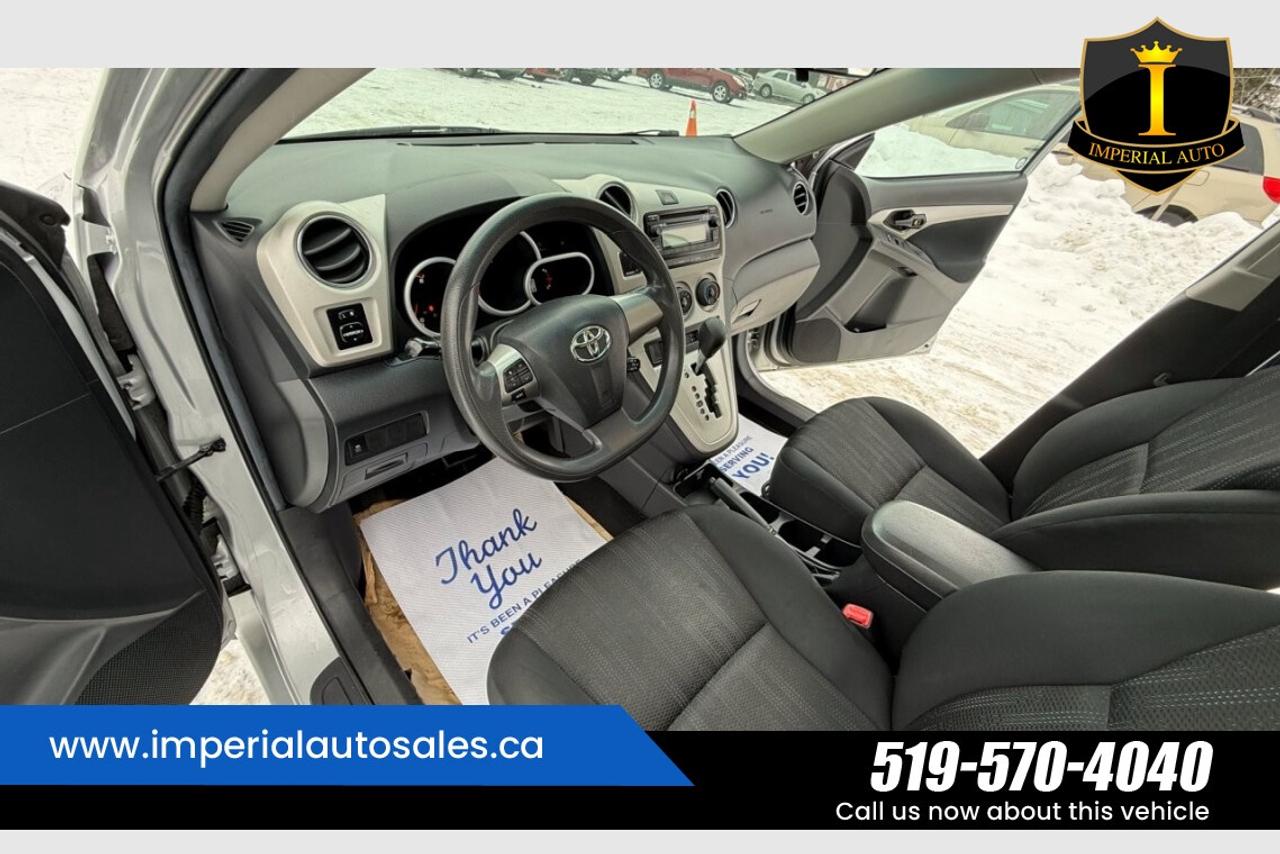 2013 Toyota Matrix L- SUNROOF Photo