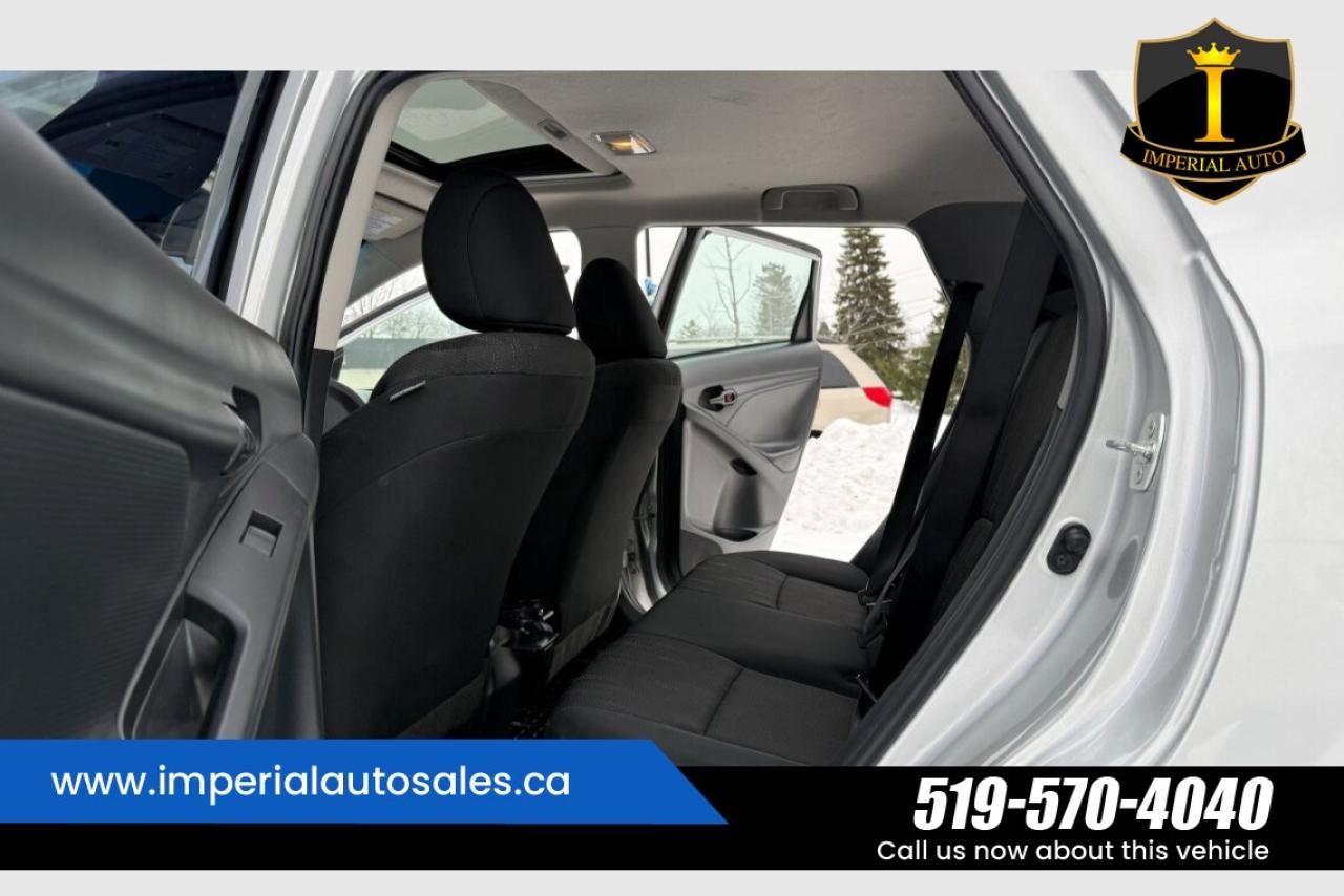 2013 Toyota Matrix L- SUNROOF Photo