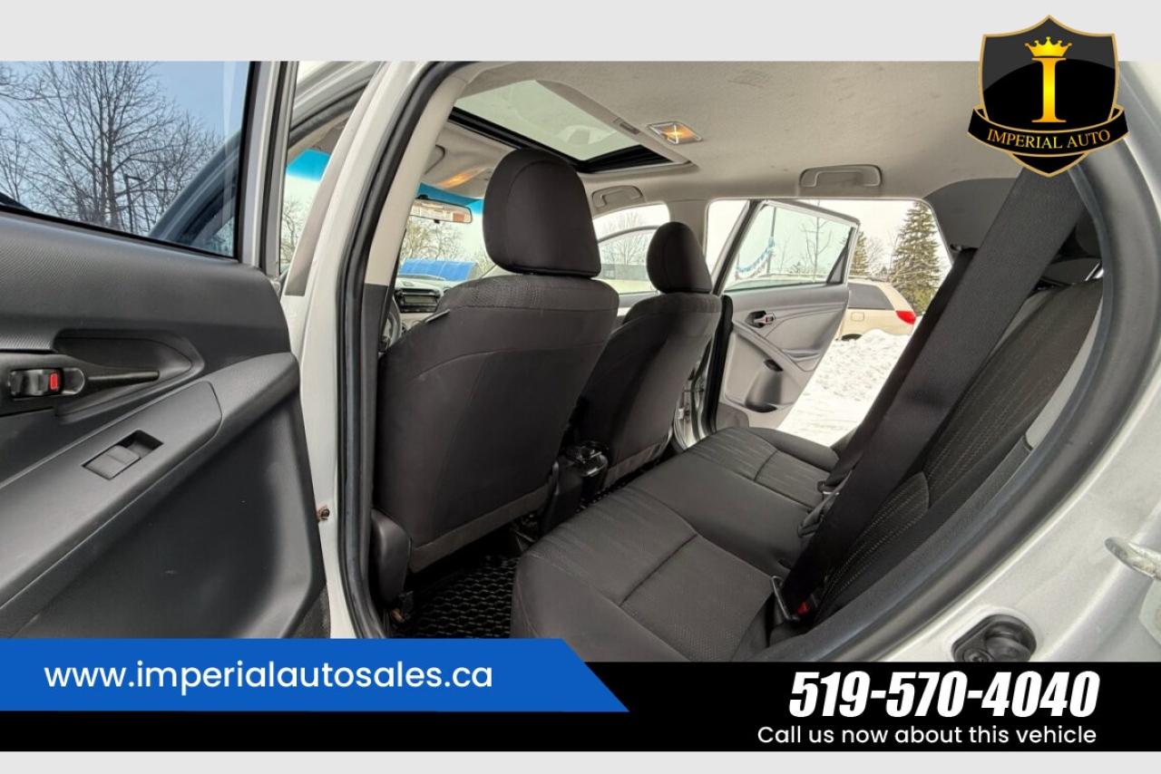 2013 Toyota Matrix L- SUNROOF Photo