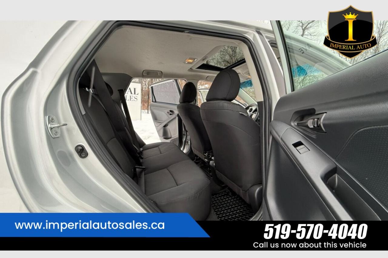 2013 Toyota Matrix L- SUNROOF Photo