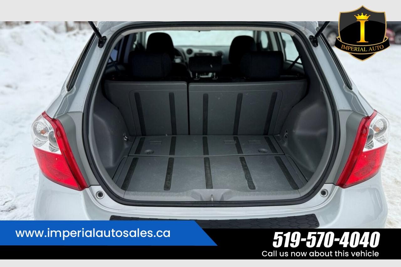 2013 Toyota Matrix L- SUNROOF Photo