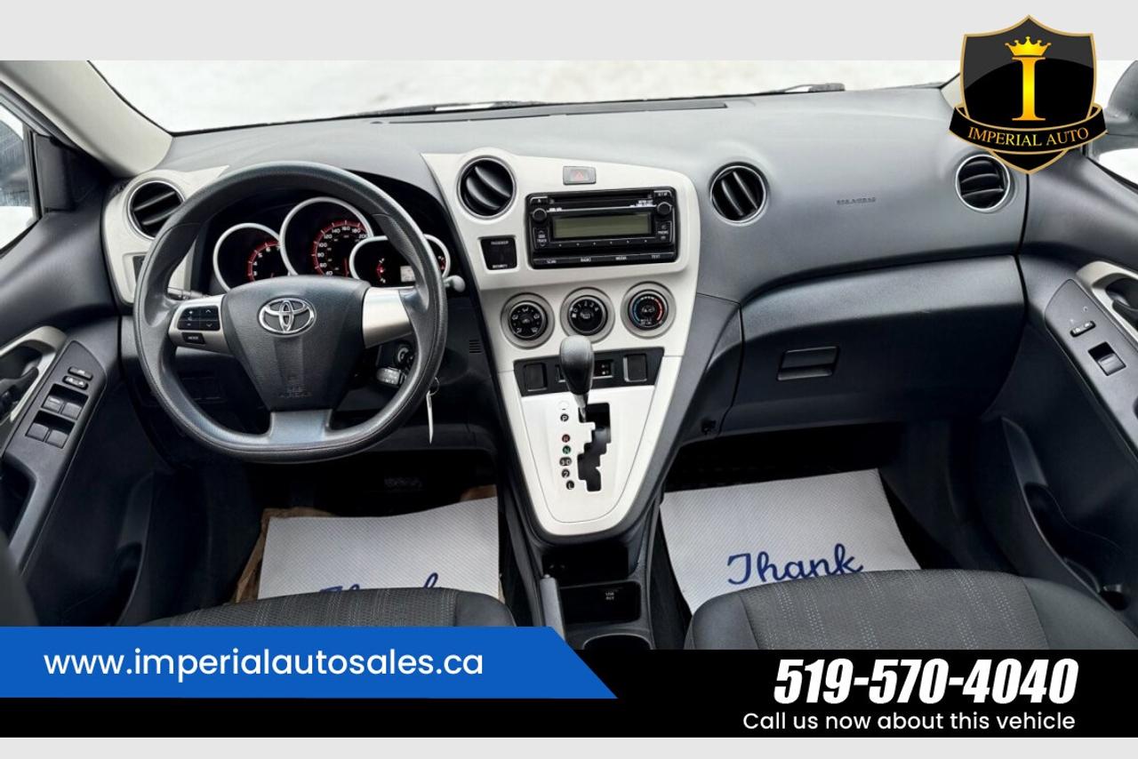 2013 Toyota Matrix L- SUNROOF Photo