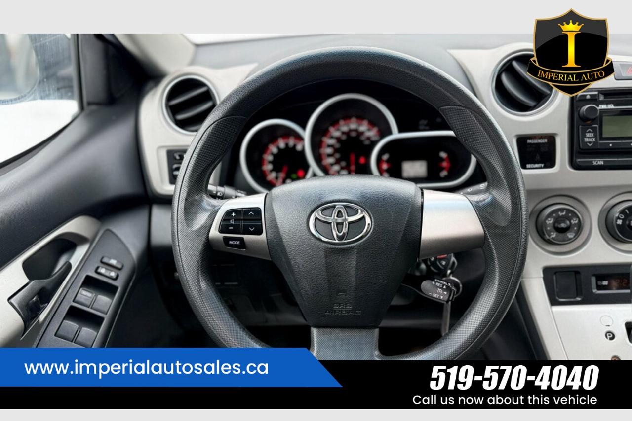 2013 Toyota Matrix L- SUNROOF Photo