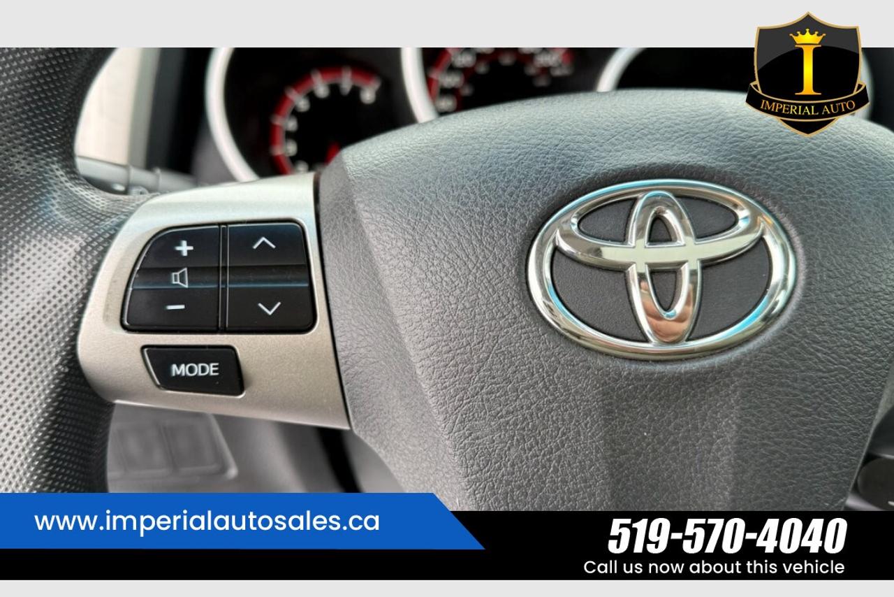 2013 Toyota Matrix L- SUNROOF Photo